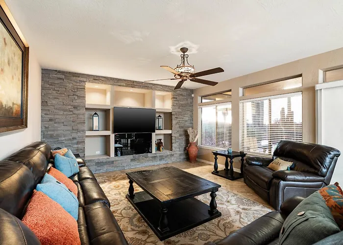 Pinnacle Perfection By Porter Heated Pool W Outdoor Putting Holiday home *