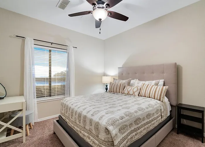 Pinnacle Perfection By Porter Heated Pool W Outdoor Putting Holiday home Scottsdale