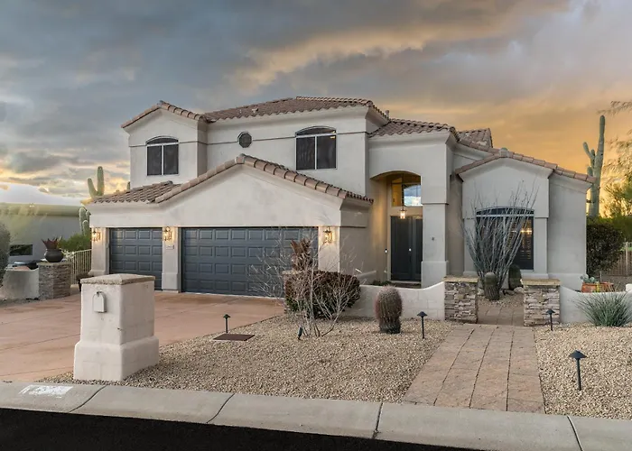 Pinnacle Perfection By Porter Heated Pool W Outdoor Putting Holiday home Scottsdale