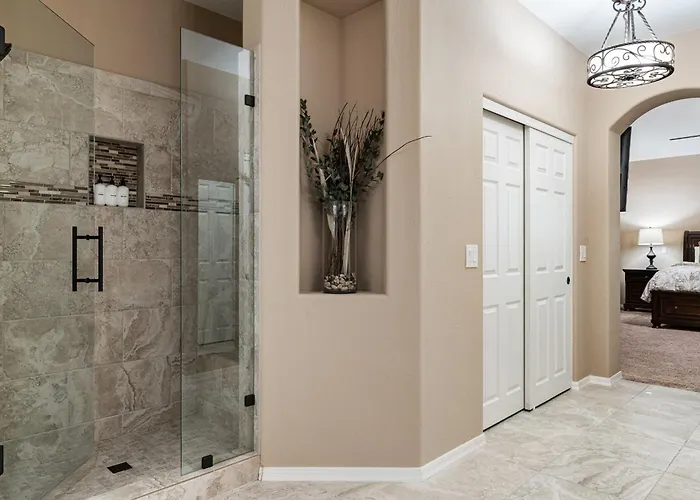 Pinnacle Perfection By Porter Heated Pool W Outdoor Putting Holiday home *