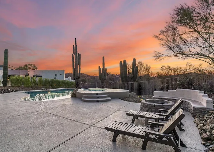 Pinnacle Perfection By Porter Heated Pool W Outdoor Putting Holiday home